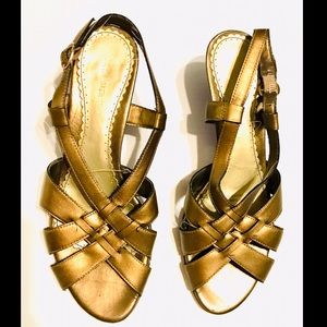 Naturalized bronze women’s sandals